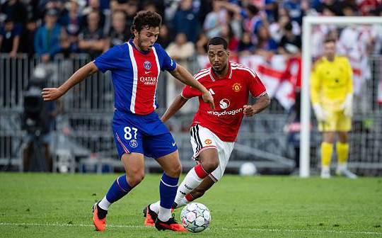 Youri Tielemans ra mắt Man Utd: Màn kết hợp hứa hẹn cùng Bruno Fernandes làm CĐV ngất ngây