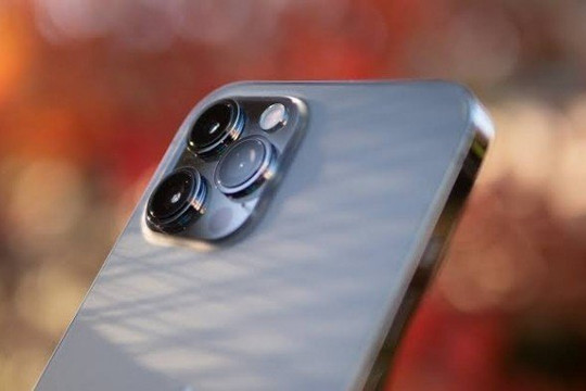 So sánh iPhone 12 Pro Max, iPhone 14 Plus và iPhone 16e cho học sinh sinh viên