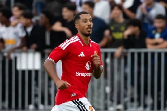 Youri Tielemans tỏa sáng trước PSG, giải bài toán hàng tiền vệ cho Man Utd của HLV Michael Carrick