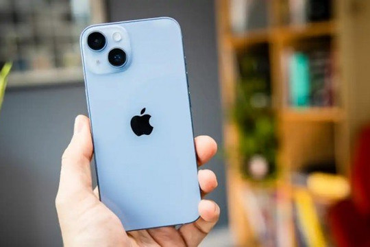Chip A15 Bionic với GPU 5 lõi giúp iPhone 14 trở thành mẫu điện thoại chiến game giá rẻ đáng mua