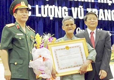 Nhớ về anh hùng huyền thoại Alăng Bhuốch