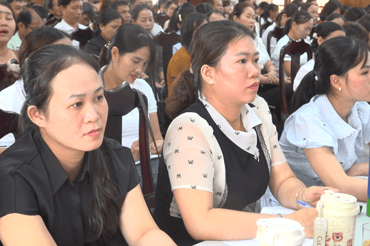 Các địa phương bồi dưỡng chính trị hè cho nhân sự thuộc ngành giáo dục