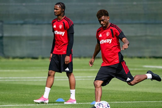 Man Utd từ bỏ tour du đấu thương mại để cắm trại tại Carrington trước mùa giải 2026/27