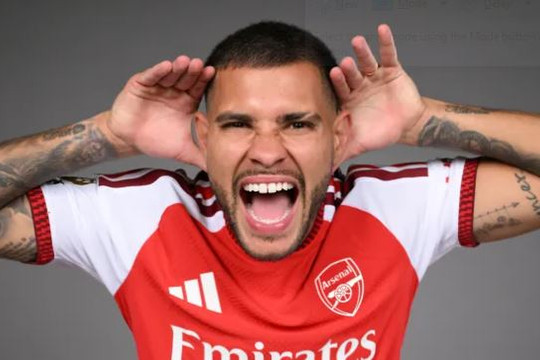 Paul Scholes cho rằng Sandro Tonali toàn diện hơn tân binh Bruno Guimaraes của Arsenal