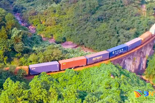Chuyển đổi Tổng Công ty Đường sắt Việt Nam thành Tập đoàn Đường sắt quốc gia Việt Nam