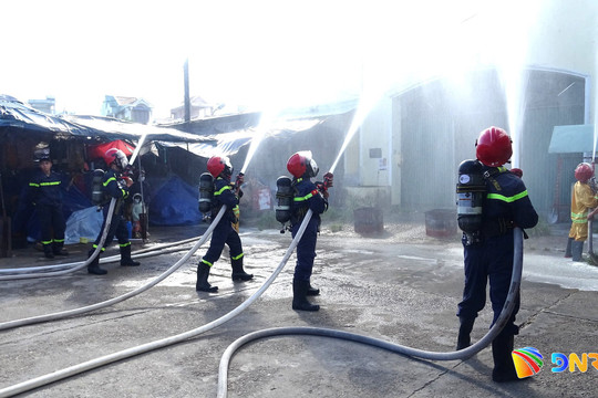 Tuyên truyền, hướng dẫn kỹ năng phòng cháy, chữa cháy tại chợ Hà Lam