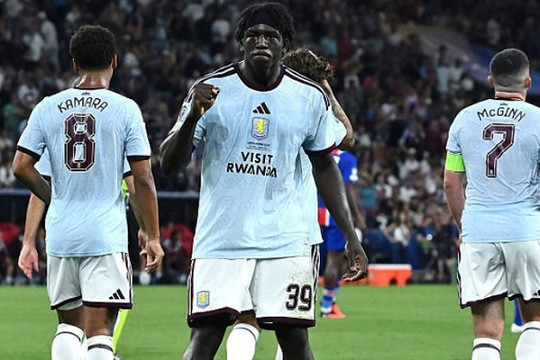 Thua PSG 1-2 Siêu cúp châu Âu, Aston Villa vẫn tìm thấy tia hy vọng mang tên Brian Madjo