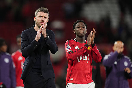 Michael Carrick thấu hiểu cú sốc World Cup 2026 và giúp Kobbie Mainoo lấy lại tinh thần tại MU