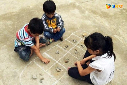 Khi những viên sỏi thành ký ức