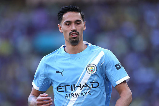 Manchester City bán Tijjani Reijnders giá 55 triệu bảng: Món hàng trong guồng quay bóng đá