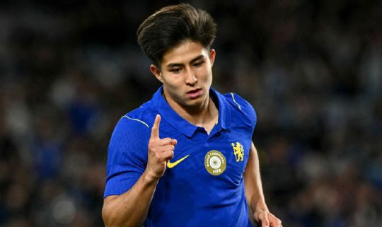 Chelsea ký hợp đồng 7 năm với Dastan Satpayev rồi gửi sang Burnley tích lũy kinh nghiệm