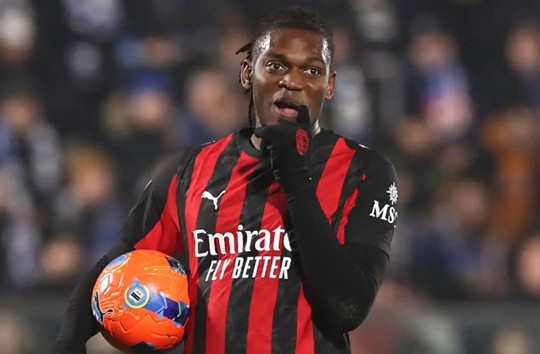 Galatasaray tái khởi động thương vụ chuyển nhượng Rafael Leao sau khi AC Milan hạ giá bán