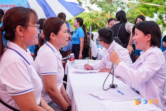 Sôi nổi ngày hội gắn kết đoàn viên, người lao động