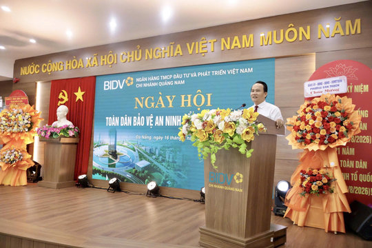 Phó Bí thư Thành ủy, Chủ tịch Ủy ban MTTQ Việt Nam thành phố Nguyễn Đình Vĩnh dự Ngày hội Toàn dân bảo vệ an ninh Tổ quốc tại BIDV Chi nhánh Quảng Nam