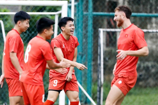HLV Kim Sang-sik và bài toán nhân sự tuyển Việt Nam đấu Malaysia tại bán kết ASEAN Cup 2026