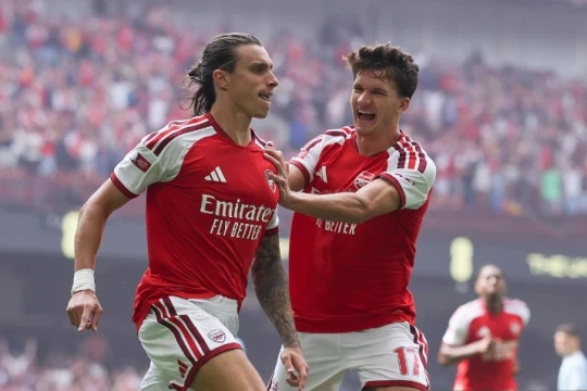 Arsenal đè bẹp Man City 3-0 đoạt Siêu cúp Anh: Lời tuyên chiến đanh thép cho mùa giải mới