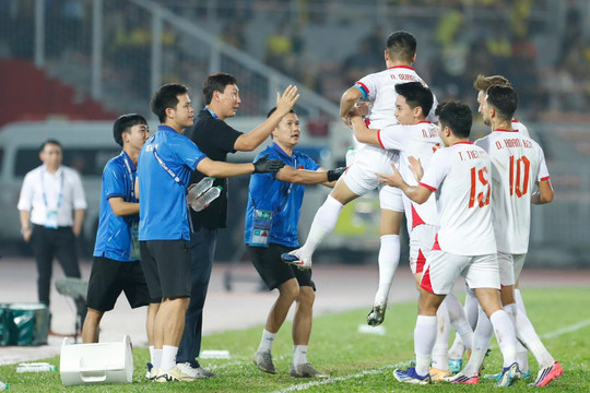 Thắng Malaysia 2-0, ĐT Việt Nam mở cửa vào chung kết ASEAN Cup 2026 nhờ kỷ lục của Xuân Son