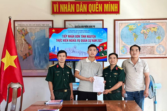Thanh niên xung phong nhập ngũ