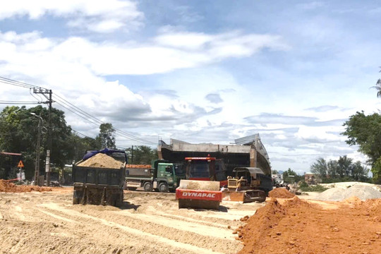 Đường dẫn cầu Nghĩa Tự còn vướng mặt bằng của 9 hộ dân