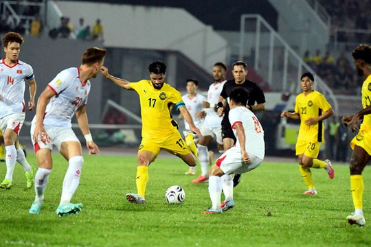 Đội tuyển Việt Nam thắng Malaysia 2-0 nhưng vẫn bộc lộ bài toán hàng công tại ASEAN Cup