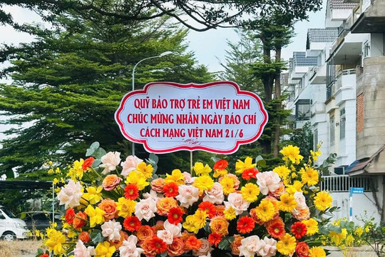 Hoa tươi được nhiều doanh nghiệp lựa chọn để tạo dấu ấn trong ngày khai trương
