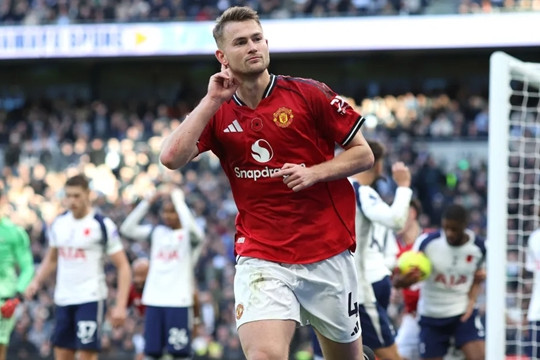 Matthijs de Ligt trở lại Manchester United sau 250 ngày: Bài toán đánh thức đẳng cấp trung vệ Hà Lan