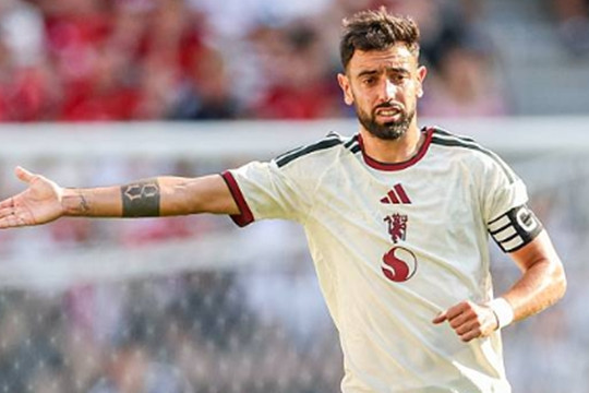 Manchester United khước từ đề nghị 50 triệu euro để giữ chân thủ quân Bruno Fernandes