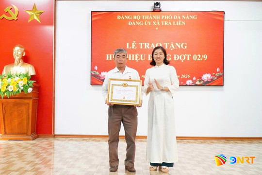 Xã Trà Liên trao Huy hiệu Đảng đợt 2/9 cho 5 đảng viên
