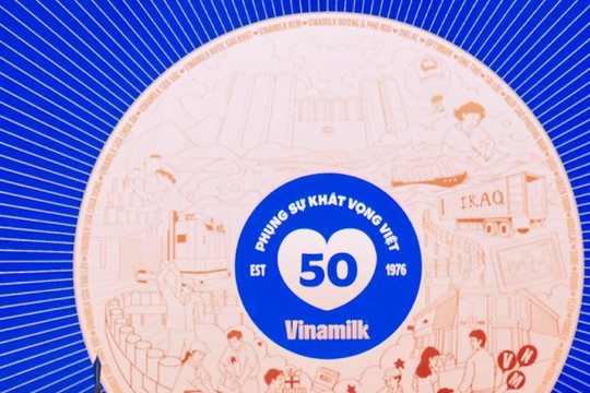 Vinamilk đón nhận Huân chương Độc lập hạng Nhất