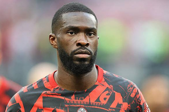 Aston Villa nhắm Fikayo Tomori thế chỗ Ezri Konsa sắp chuyển sang Arsenal với giá 51 triệu bảng