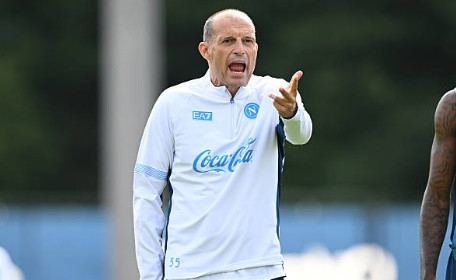 Napoli bắt đầu kỷ nguyên Max Allegri bằng trận đấu đầy kịch tính trước Genoa tại Serie A