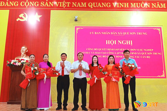 Xã Quế Sơn Trung công bố quyết định sắp xếp các trường học