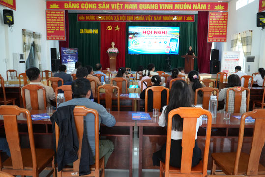Xã Thăng Phú hỗ trợ hộ kinh doanh chuyển đổi số