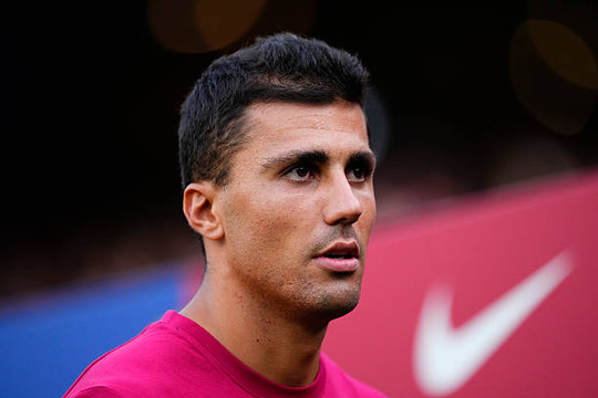 Tân binh Rodri hoàn thành buổi tập đầu tiên cùng Barcelona, sẵn sàng xung trận ở mùa giải mới