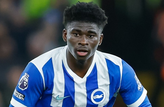 Man United đạt thỏa thuận chiêu mộ tiền vệ Carlos Baleba từ Brighton với giá 70 triệu bảng