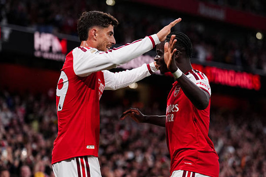 Arsenal khởi đầu hoàn hảo tại Ngoại hạng Anh với chiến thắng áp đảo 3-0 trước Coventry City