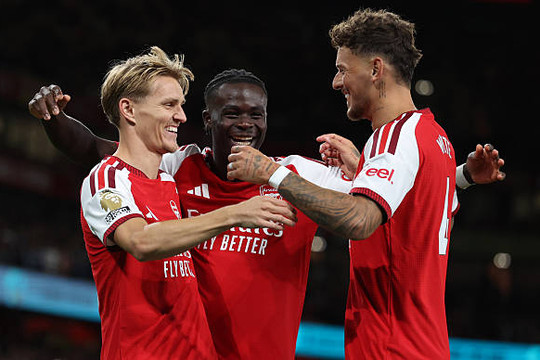 Arsenal phô diễn đẳng cấp vượt trội bằng chiến thắng 3-0 thuyết phục trước Coventry City
