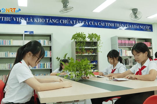 [VIDEO] - “Nhịp cầu kết nối tri thức” - Trao sách, gởi yêu thương