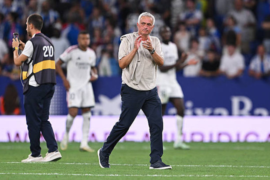 Mourinho thừa nhận Espanyol không đáng thua sau màn ngược dòng nghẹt thở của Real Madrid