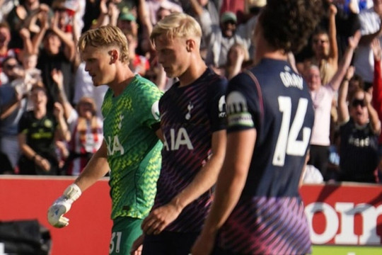Brentford vùi dập Tottenham 3-0 tại vòng 1 giải Ngoại hạng Anh 2026/27 với lối đá áp đảo