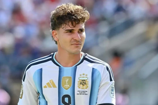 Atletico Madrid chốt giá 150 triệu euro, Julian Alvarez hết đường rời sân Metropolitano