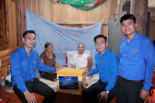 Chung sức vì thanh thiếu nhi vùng biên