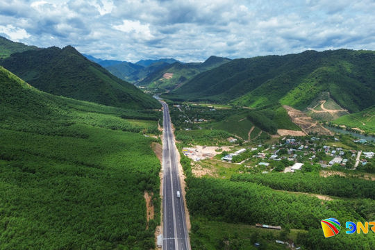 Toàn cảnh cao tốc La Sơn - Hòa Liên sau mở rộng