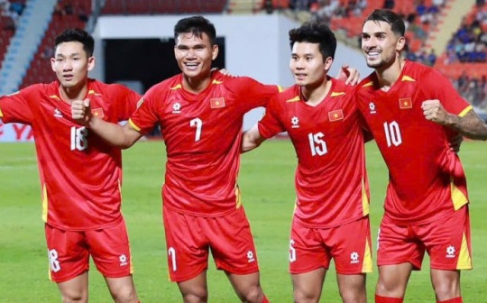 HLV Kim Sang-sik và bài toán gia cố hàng thủ Việt Nam trước màn tái đấu Thái Lan ở Mỹ Đình