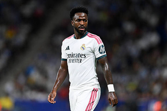 Vồ hụt Vinicius Junior: Bước ngoặt may mắn giúp Arsenal bảo vệ quỹ lương và phòng thay đồ