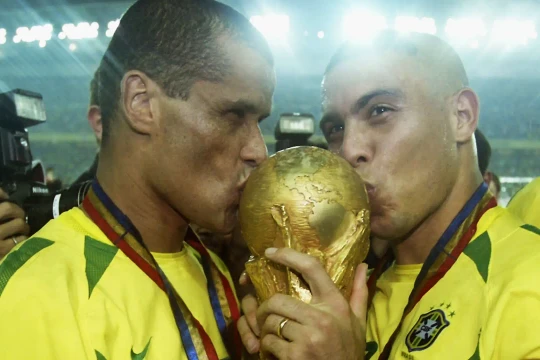 Bí mật mái tóc móng ngựa World Cup 2002 và hành trình tái sinh ngoạn mục của Ronaldo Nazario