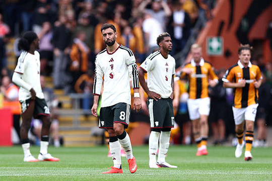 Thất bại bất ngờ 0-2 trước Hull City phơi bày tử huyệt chiến thuật nan giải của Man United