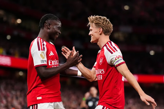 Man City và Liverpool hụt hơi trên sàn chuyển nhượng giúp Arsenal chiếm ưu thế lớn