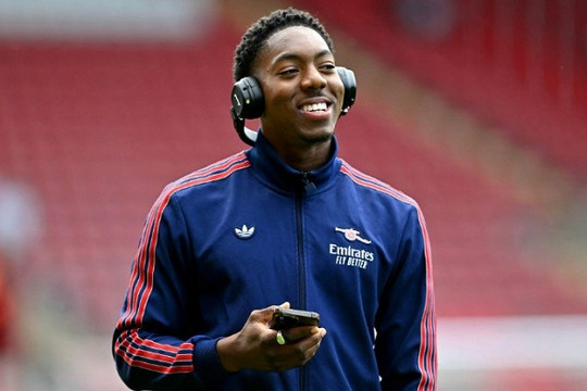 Chuyển nhượng Premier League: MU theo đuổi Lewis-Skelly, Man City tranh mua Cody Gakpo