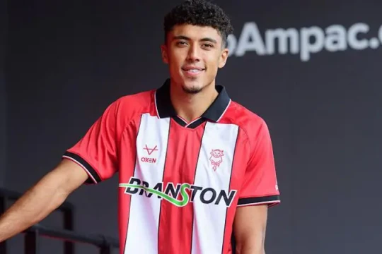 Man Utd để tiền đạo trẻ Ethan Wheatley gia nhập Lincoln City tại Championship theo dạng cho mượn